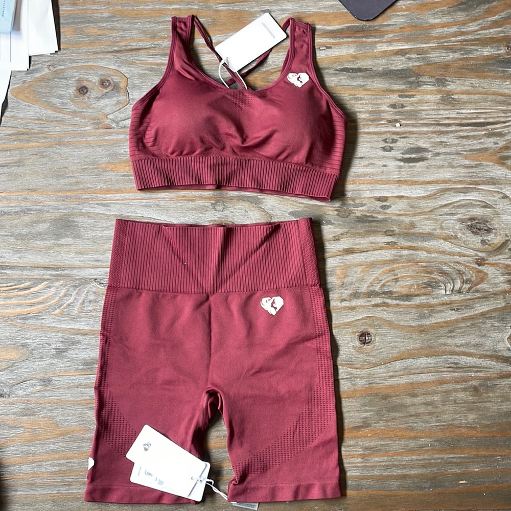 Women’s Best Power seamless set. BRAND NEW!